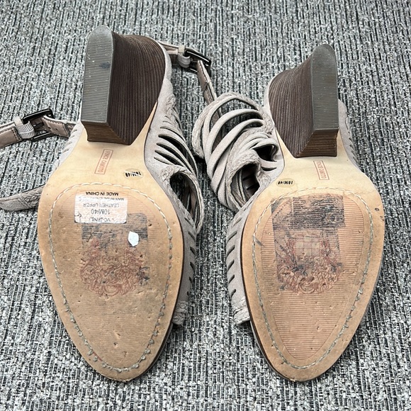 Vince Camuto Janil open toe suede sandals size 10 - Picture 7 of 13